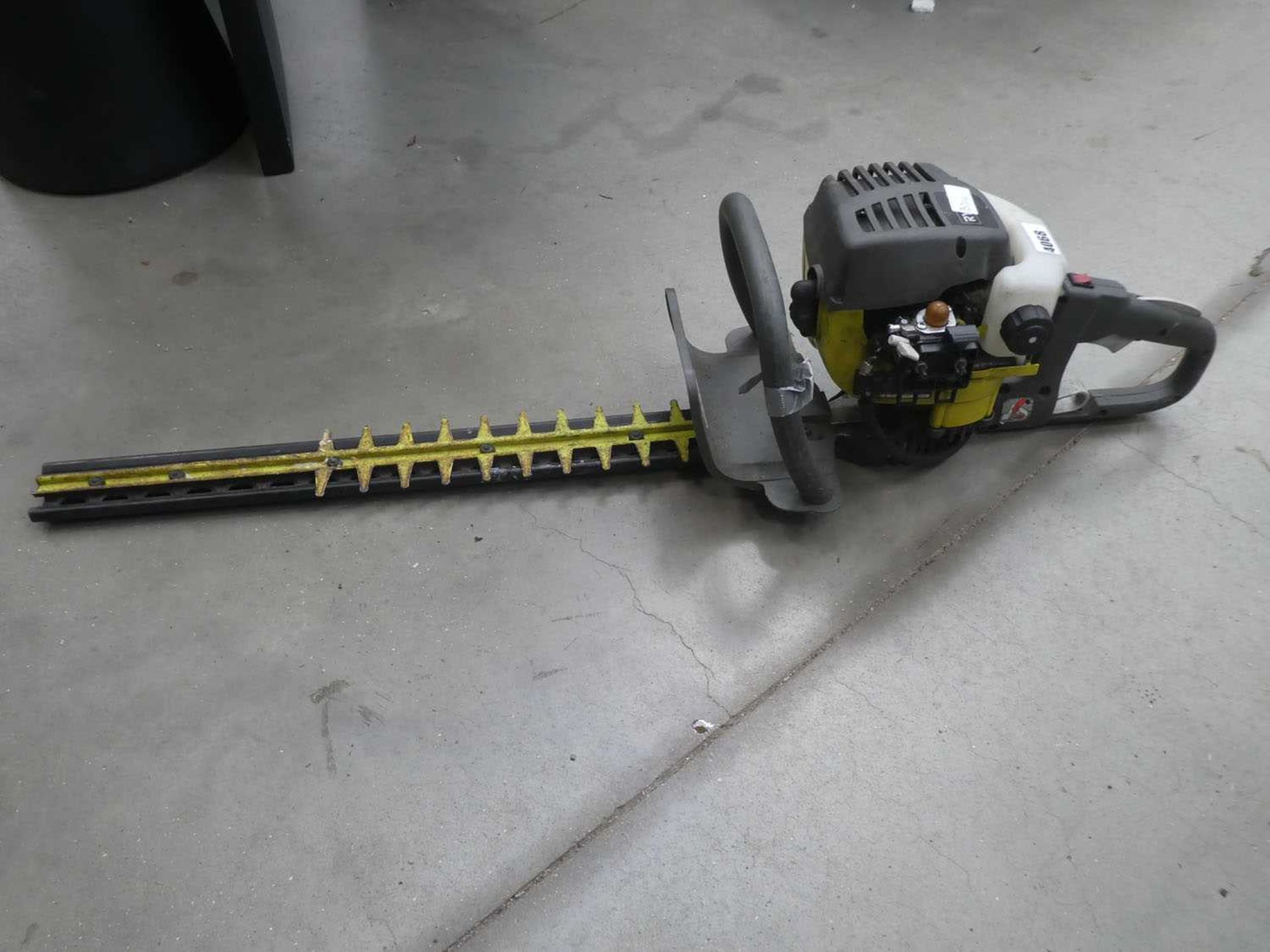 Ryobi RHT2660DA petrol engine hedge trimmer