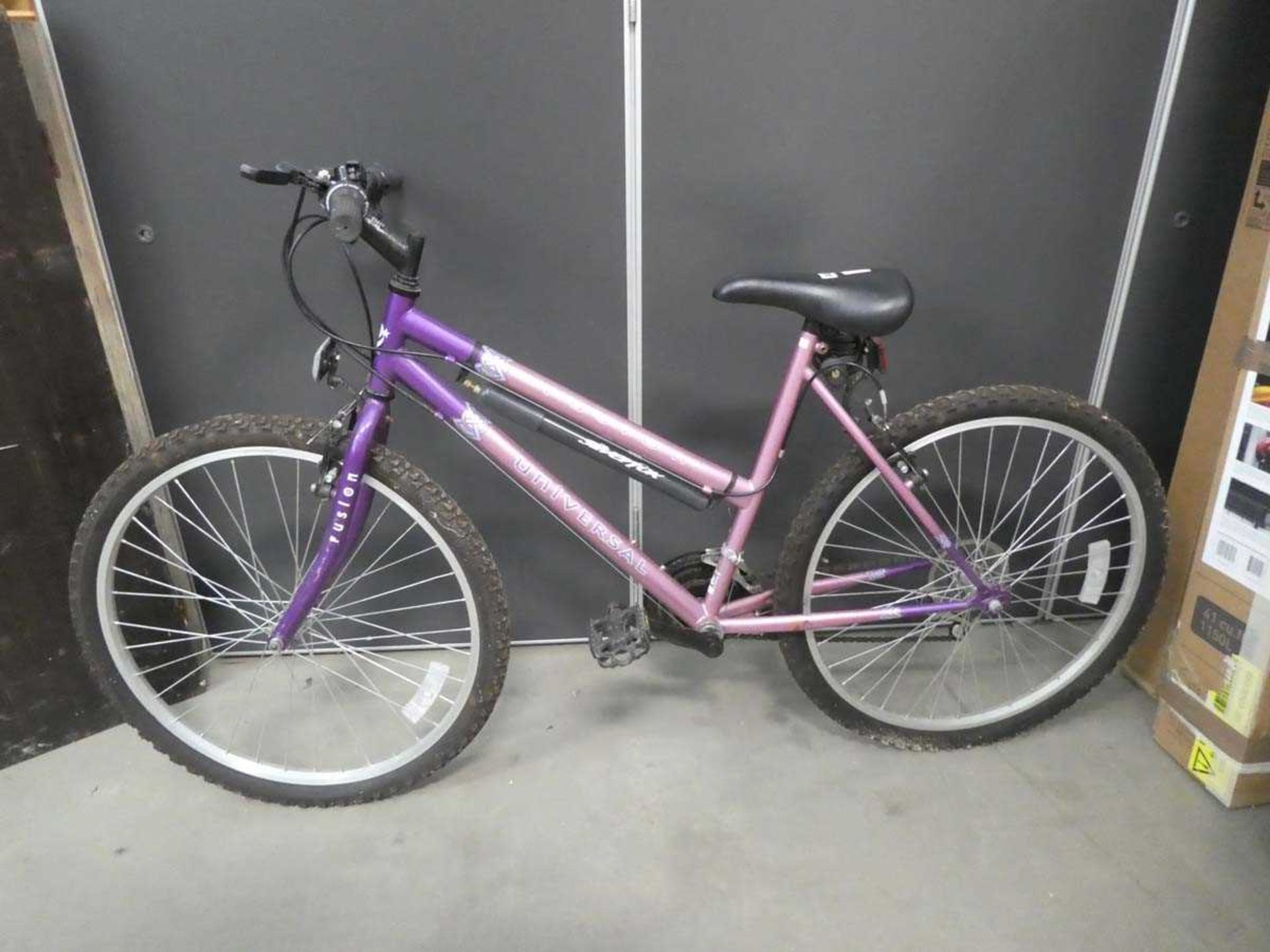 Girl's Universal Fusion cycle in pink and purple