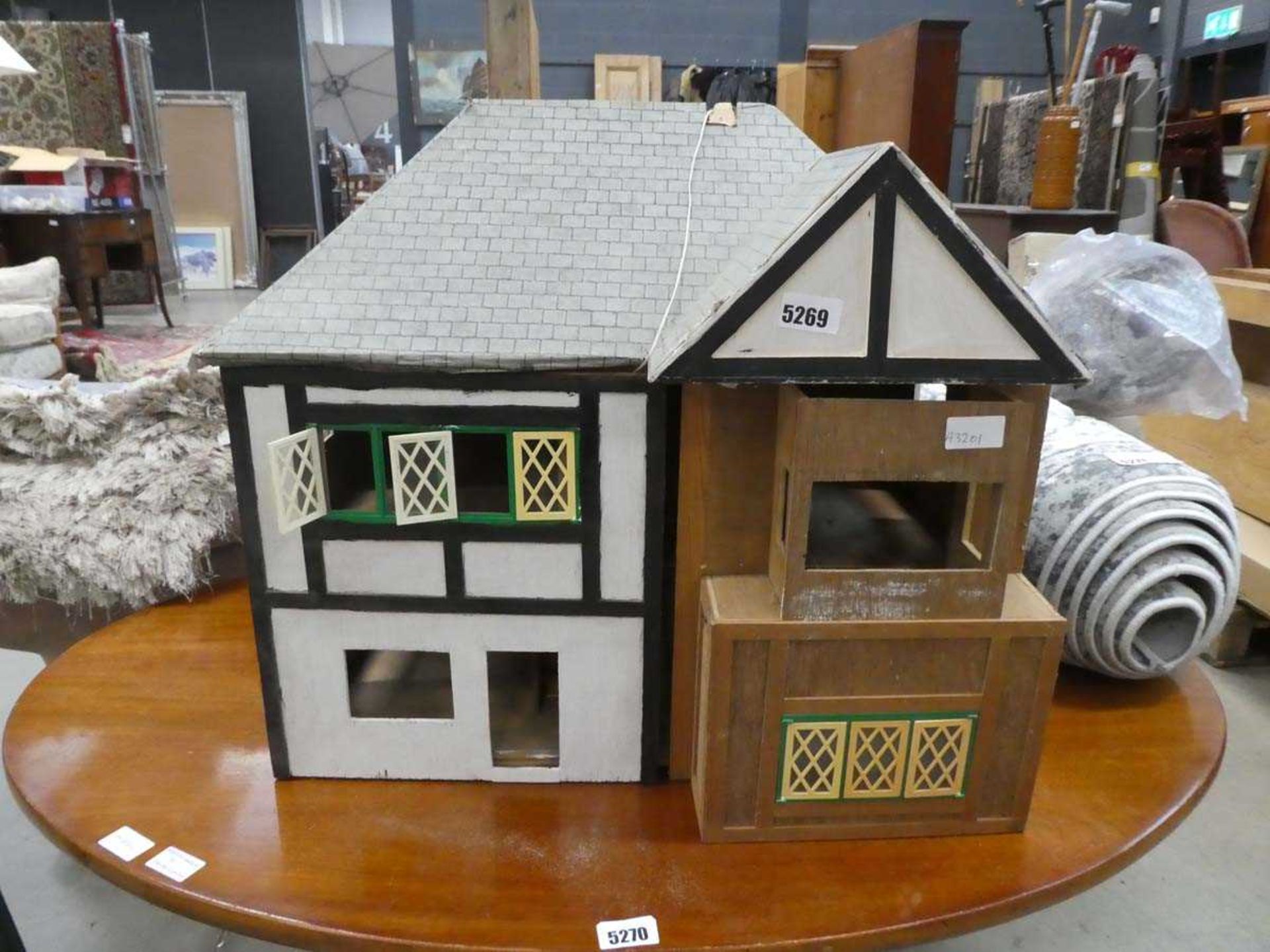 Childs doll house