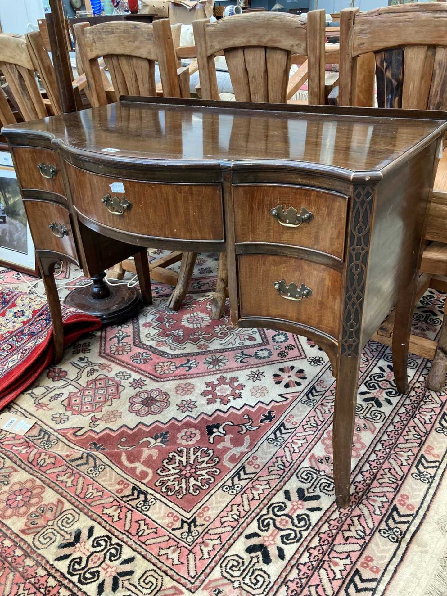 Serpentine fronted dressing table