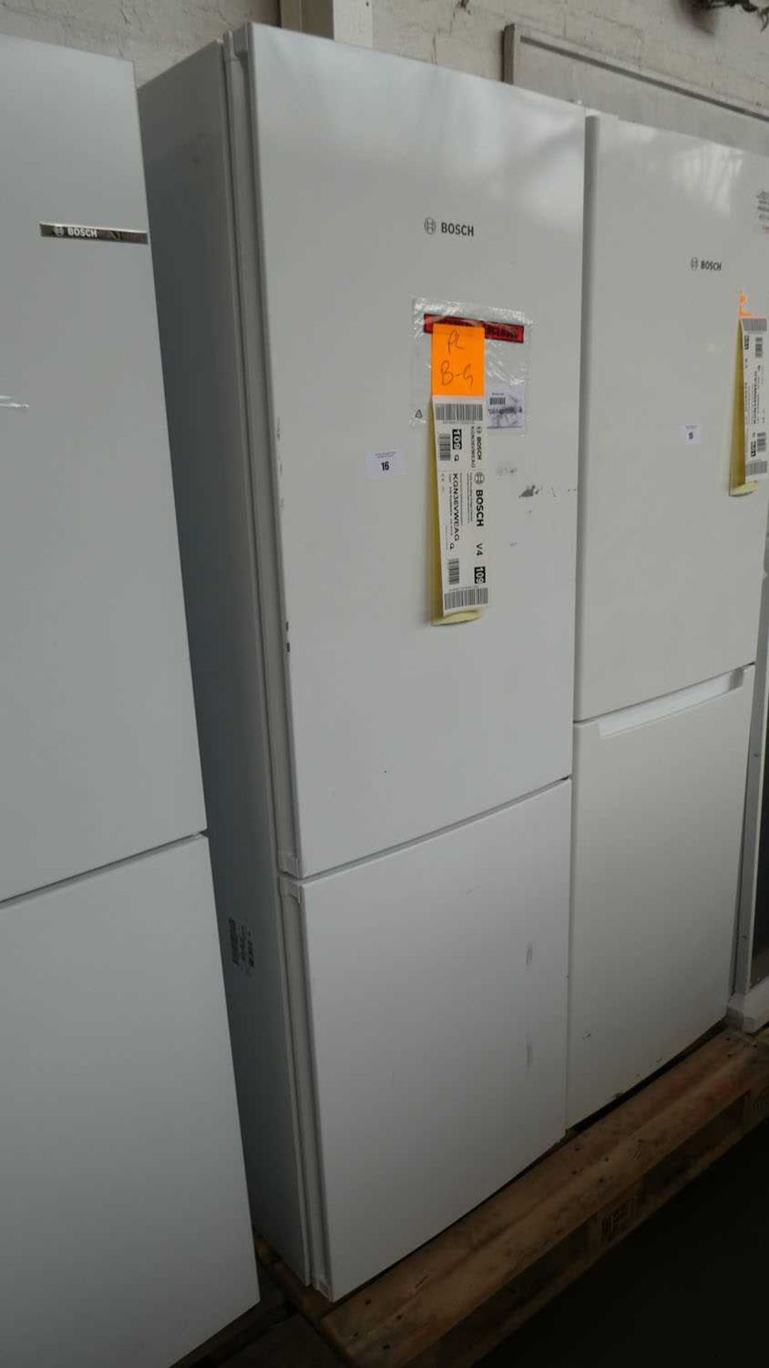 +VAT KGN36VWEAGB Bosch Free-standing fridge-freezer