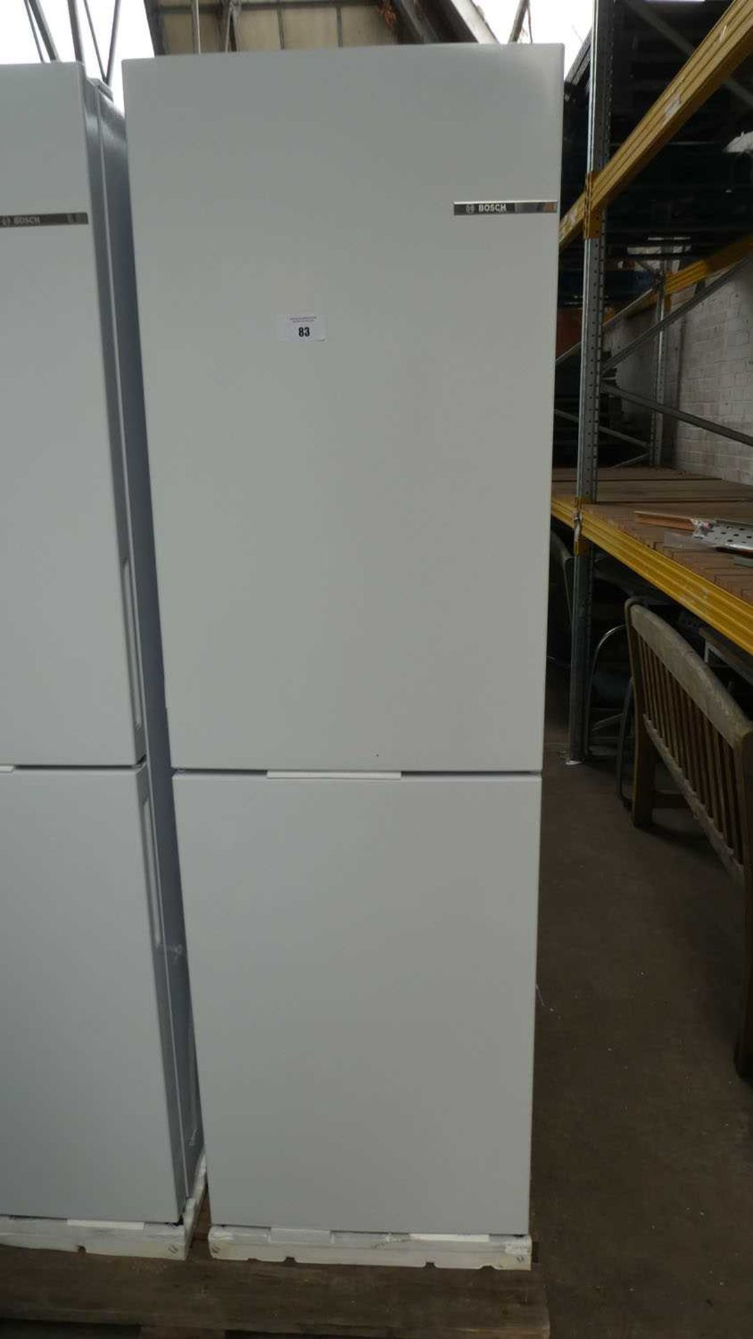 +VAT KGN27NWFAGB Bosch Free-standing fridge-freezer