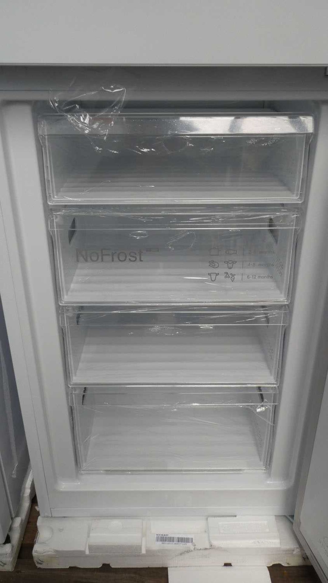 +VAT KGN27NWFAGB Bosch Free-standing fridge-freezer - Image 3 of 3