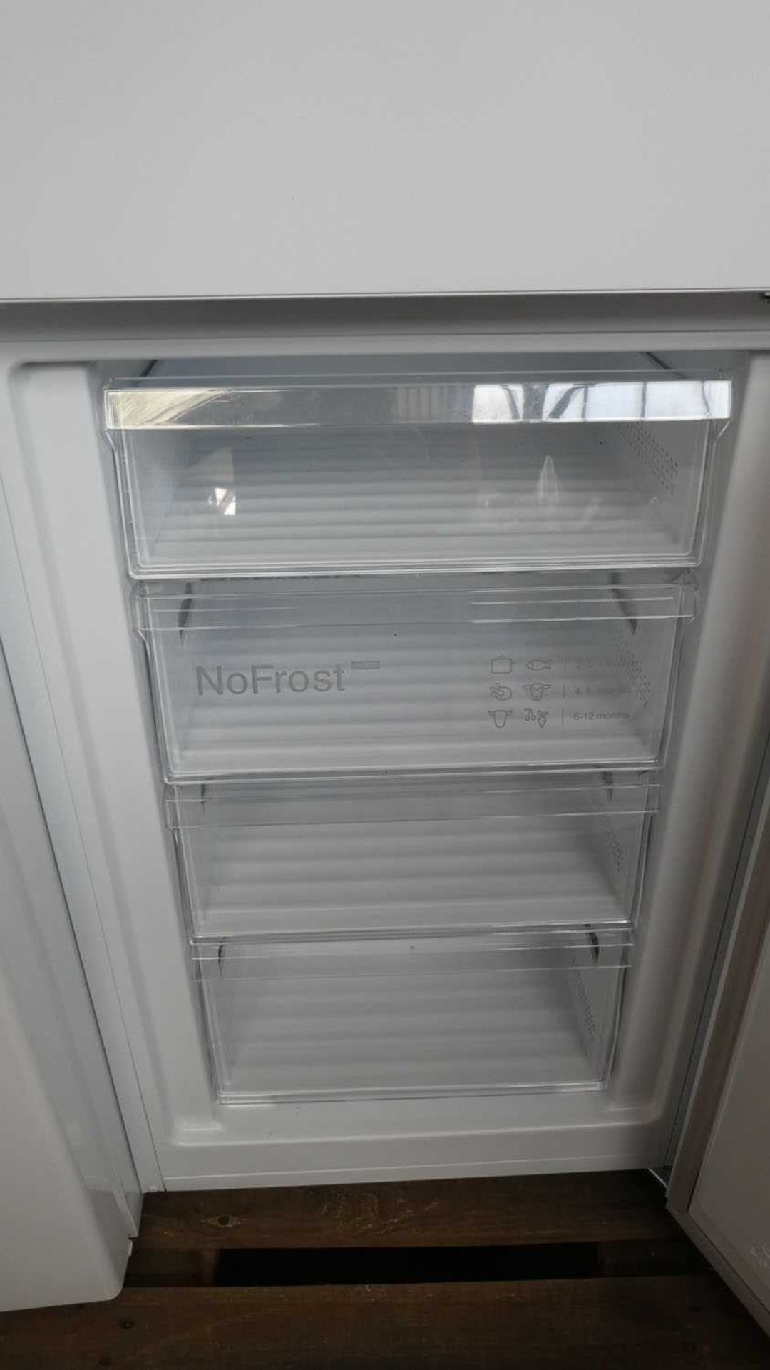 +VAT KGN27NWFAGB Bosch Free-standing fridge-freezer - Image 3 of 3