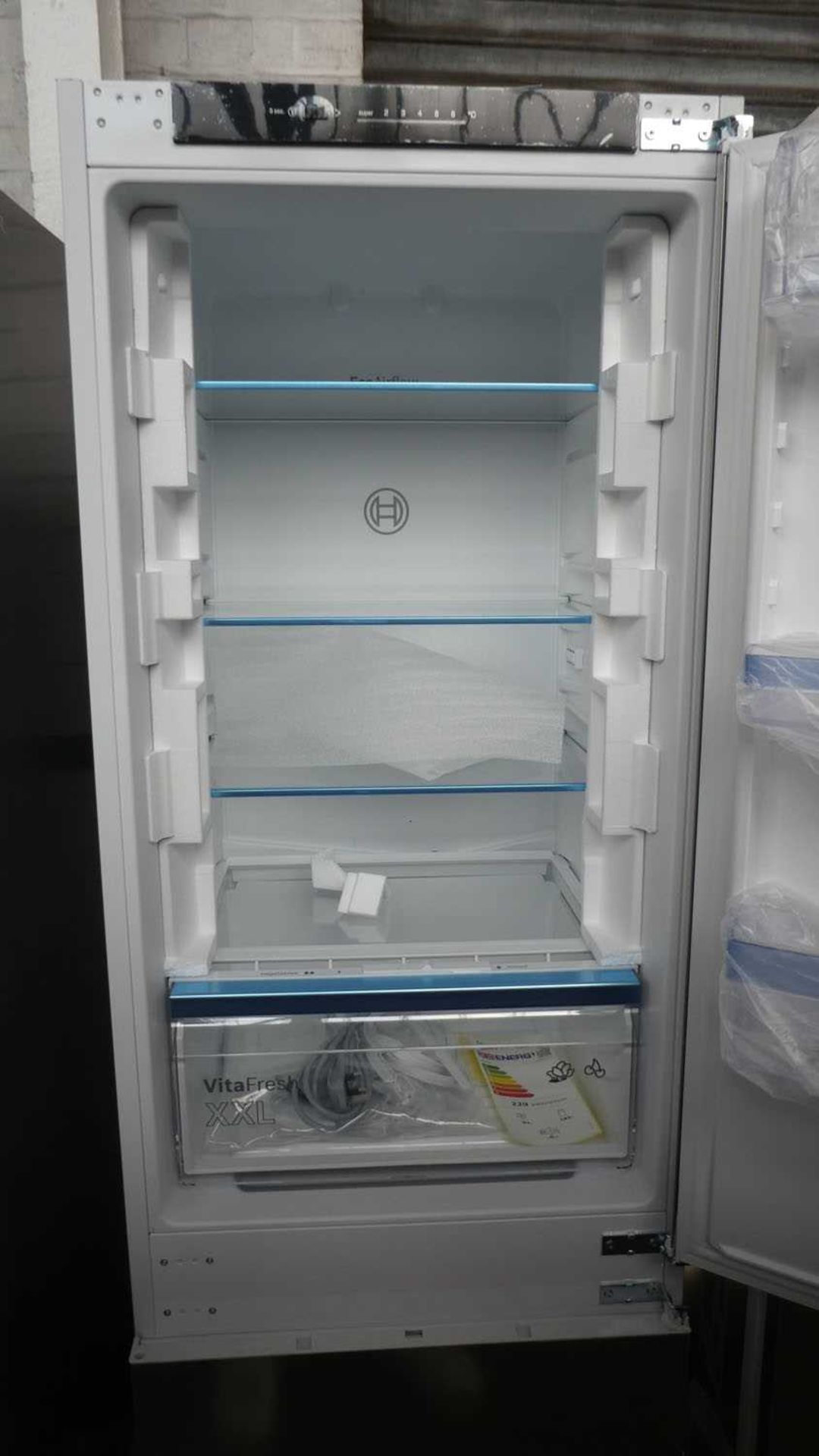 +VAT KIV86VSE0GB Bosch Built-in fridge-freezer combination - Image 2 of 3