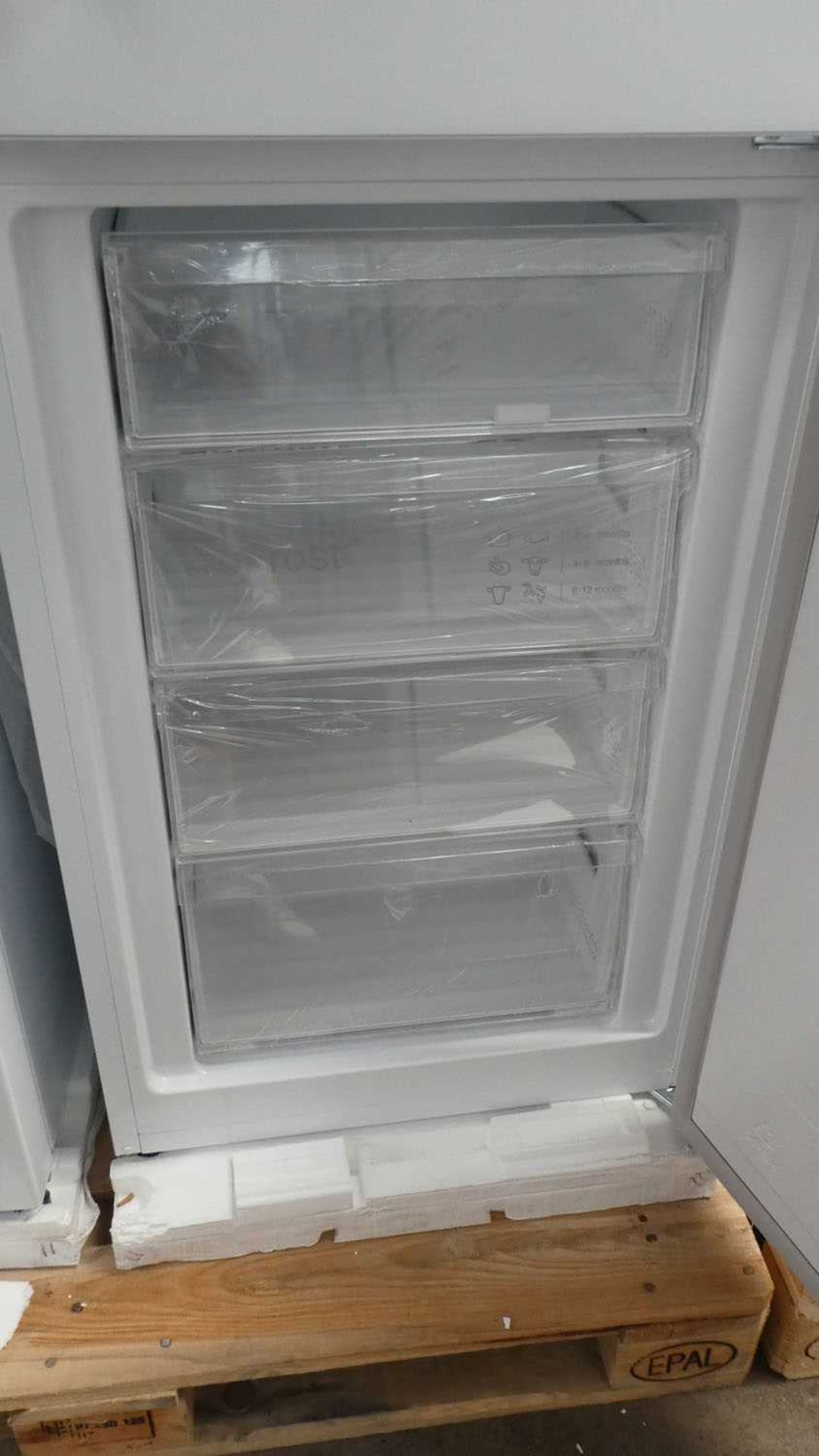 +VAT KGN27NWFAGB Bosch Free-standing fridge-freezer - Image 3 of 3