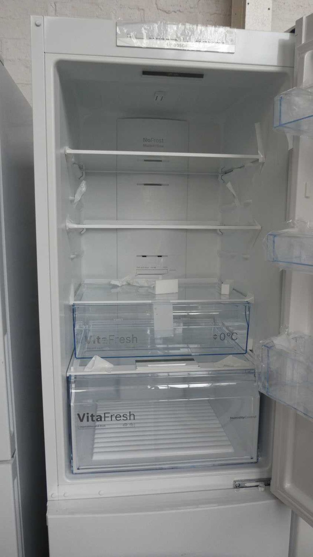 +VAT KGN36VWEAGB Bosch Free-standing fridge-freezer - Image 2 of 7