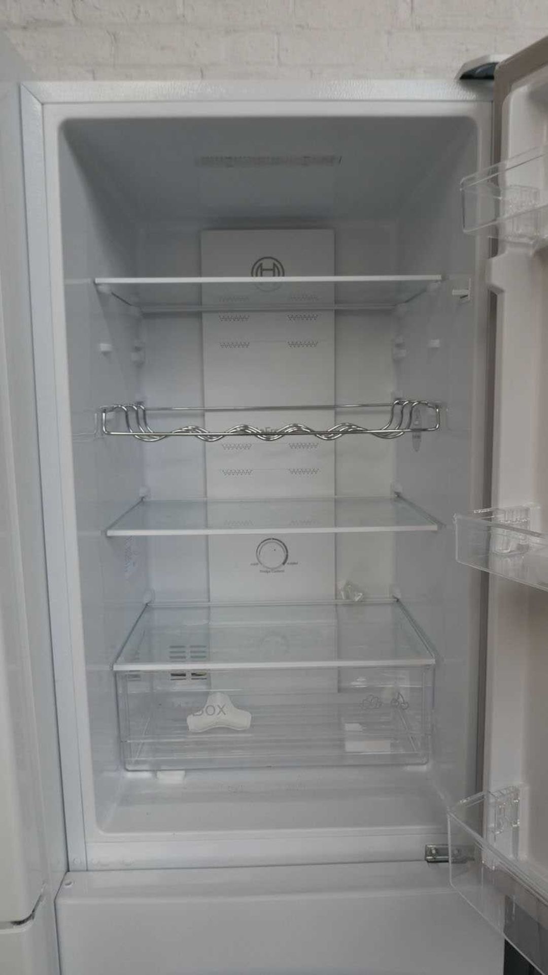 +VAT KGN27NWFAGB Bosch Free-standing fridge-freezer - Image 2 of 3