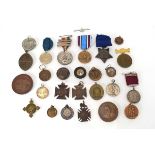 A group of metalware medallions including an 1882 Egypt medal, a Polska Swemu Obrońcy medal etc.