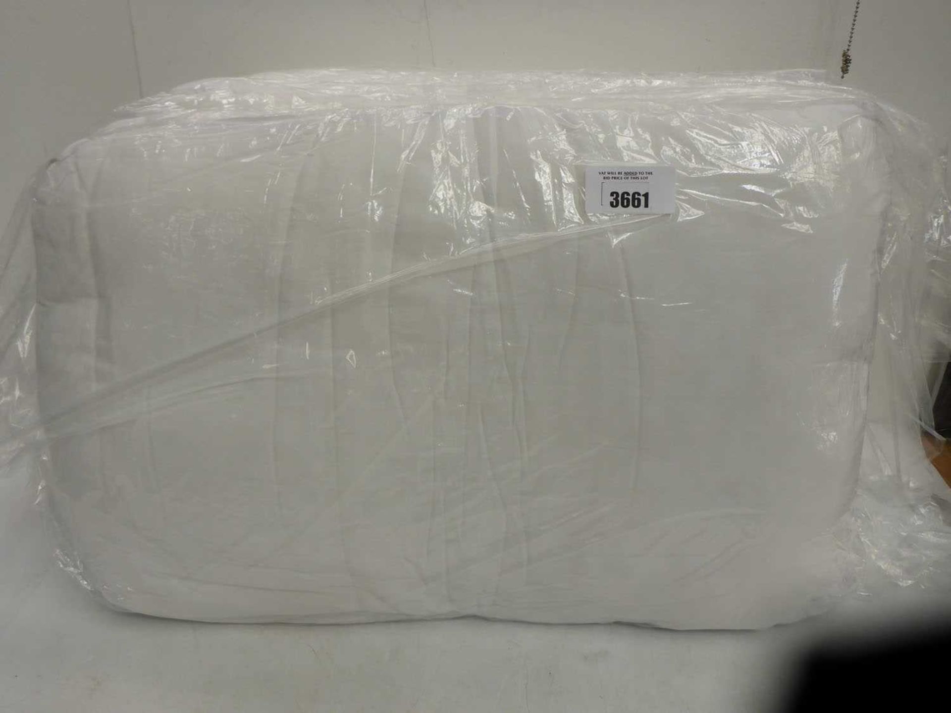 +VAT Pack of 4 pillows