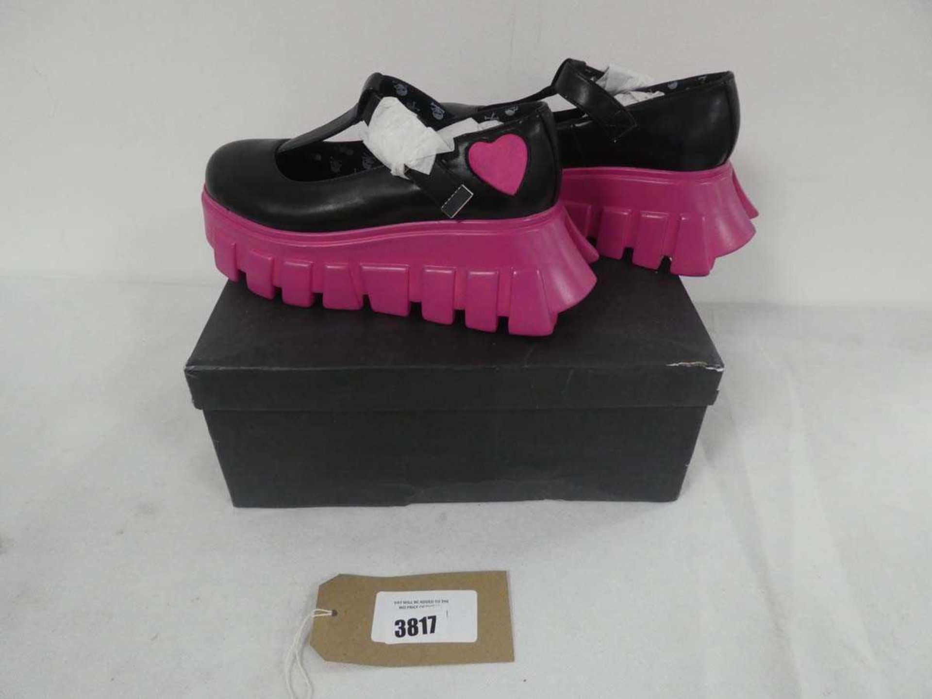 +VAT Pair of size 5 La Moda radioactive platform Mary Janes in black and pink with heart motif (