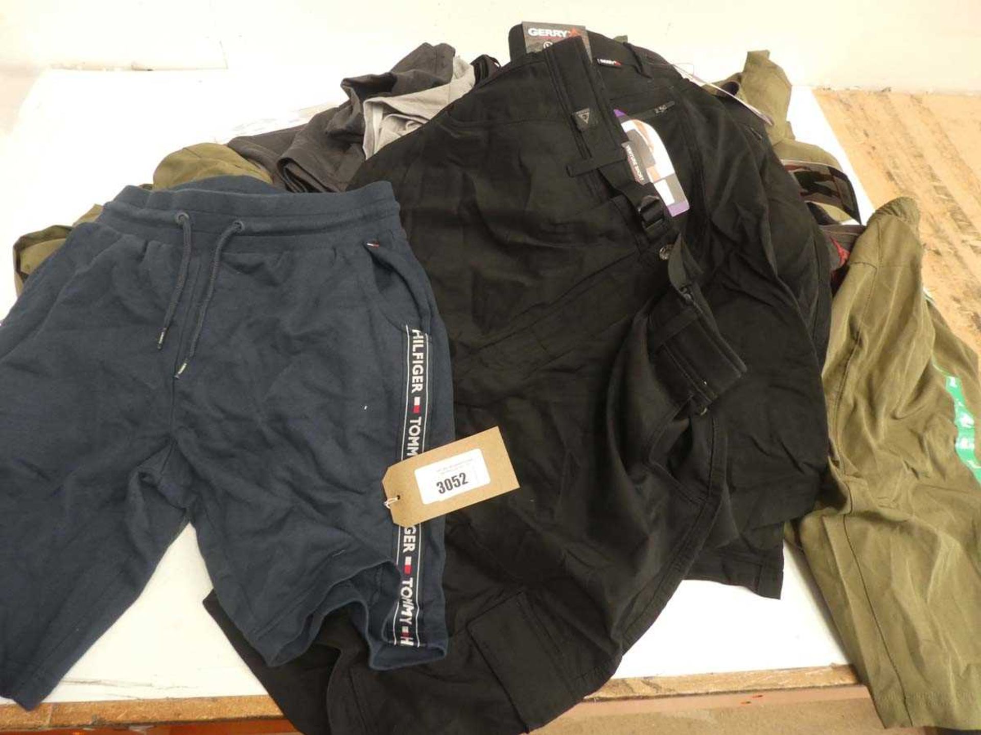 +VAT Selection of various shorts to include Tommy Hilfiger, Gerry, 32 Degree Cool, etc