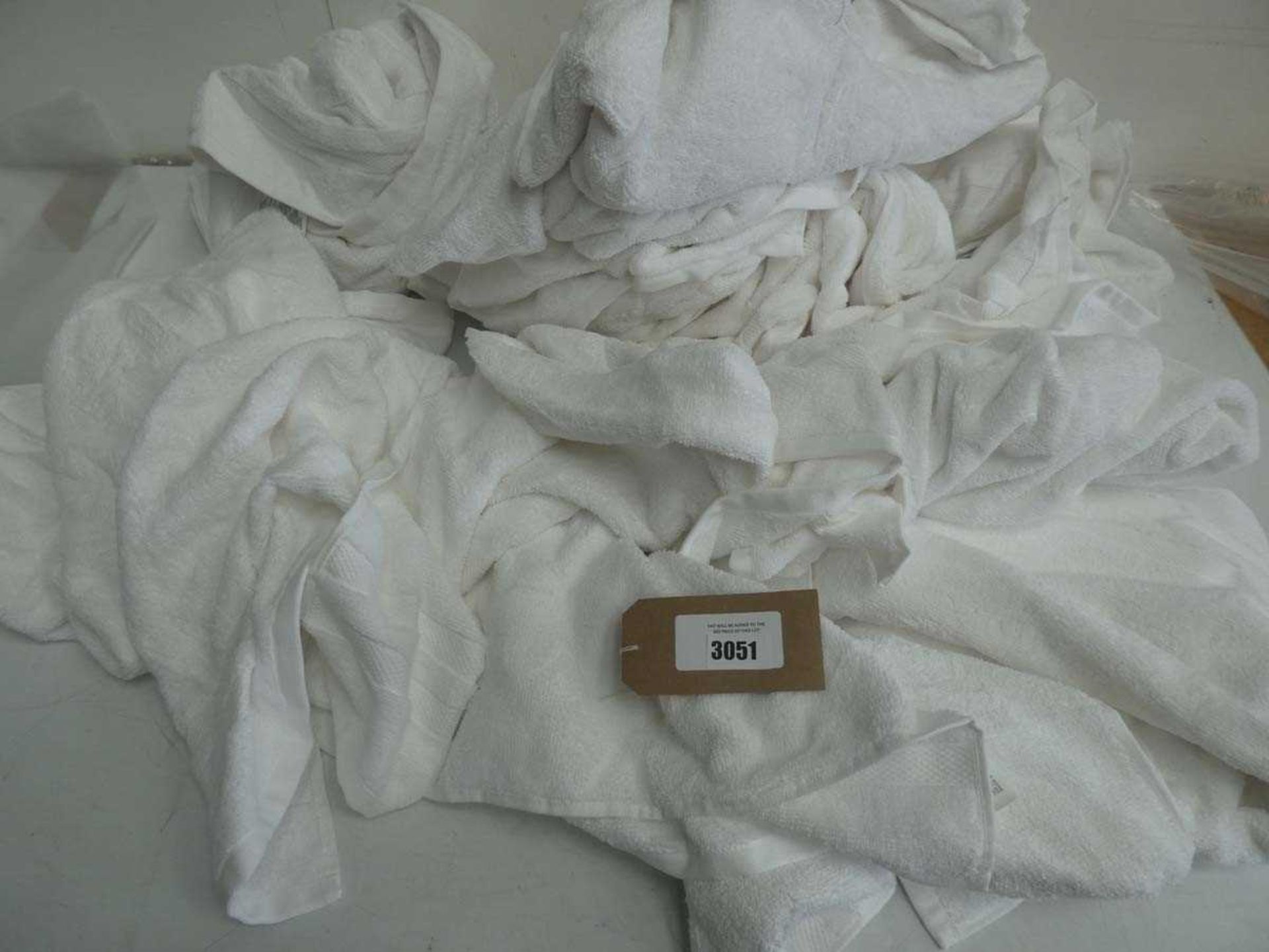 +VAT Selection of various white towels