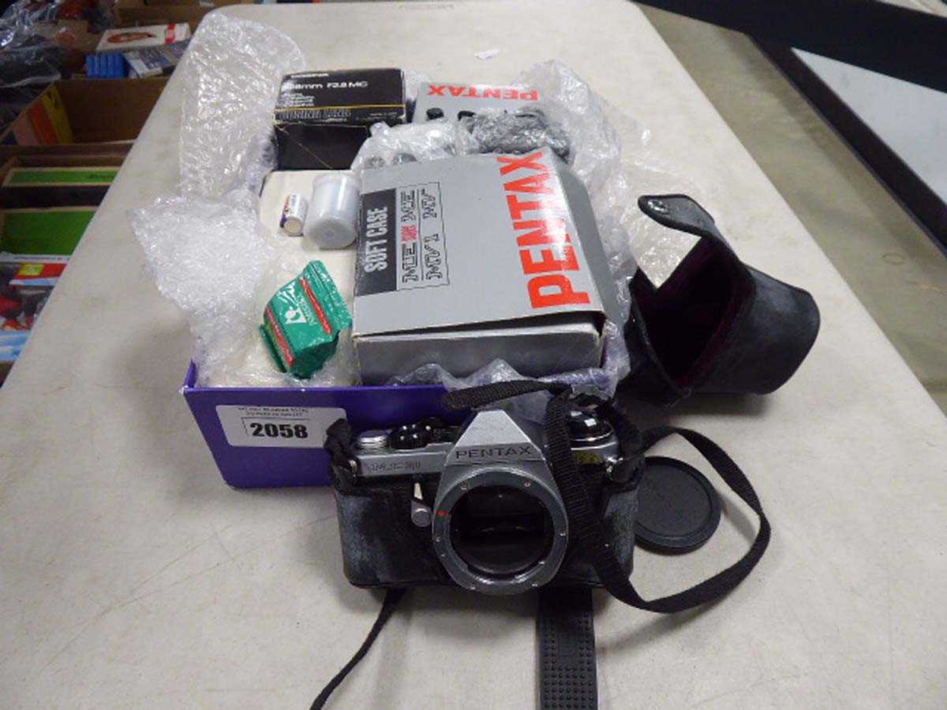 +VAT Pentex ME Super film camera with accessories