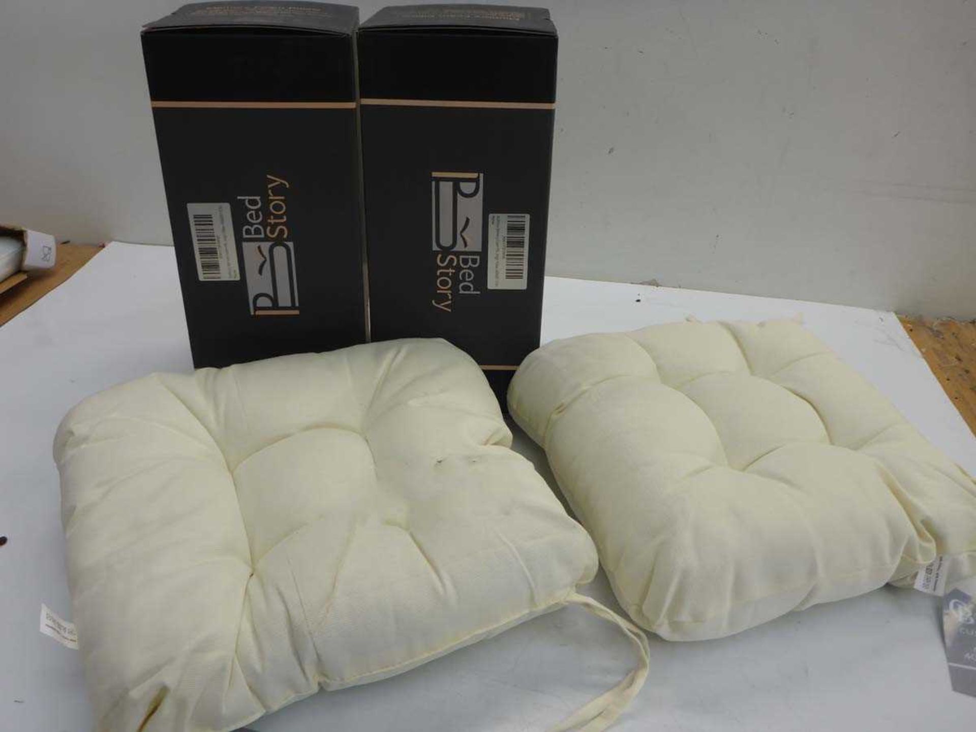 +VAT 2 x Bedstory memory foam pillows and 2 tie on chair cushions