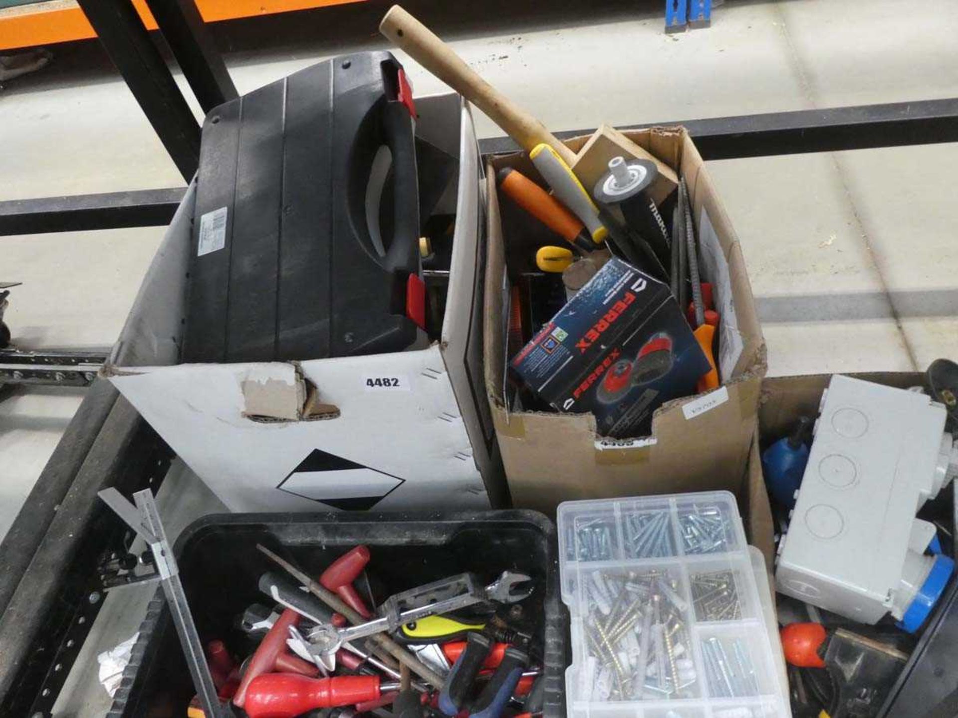 Half an underbay of assorted tools and fixings including hammers, spanners, screw drivers, screws, - Image 2 of 2