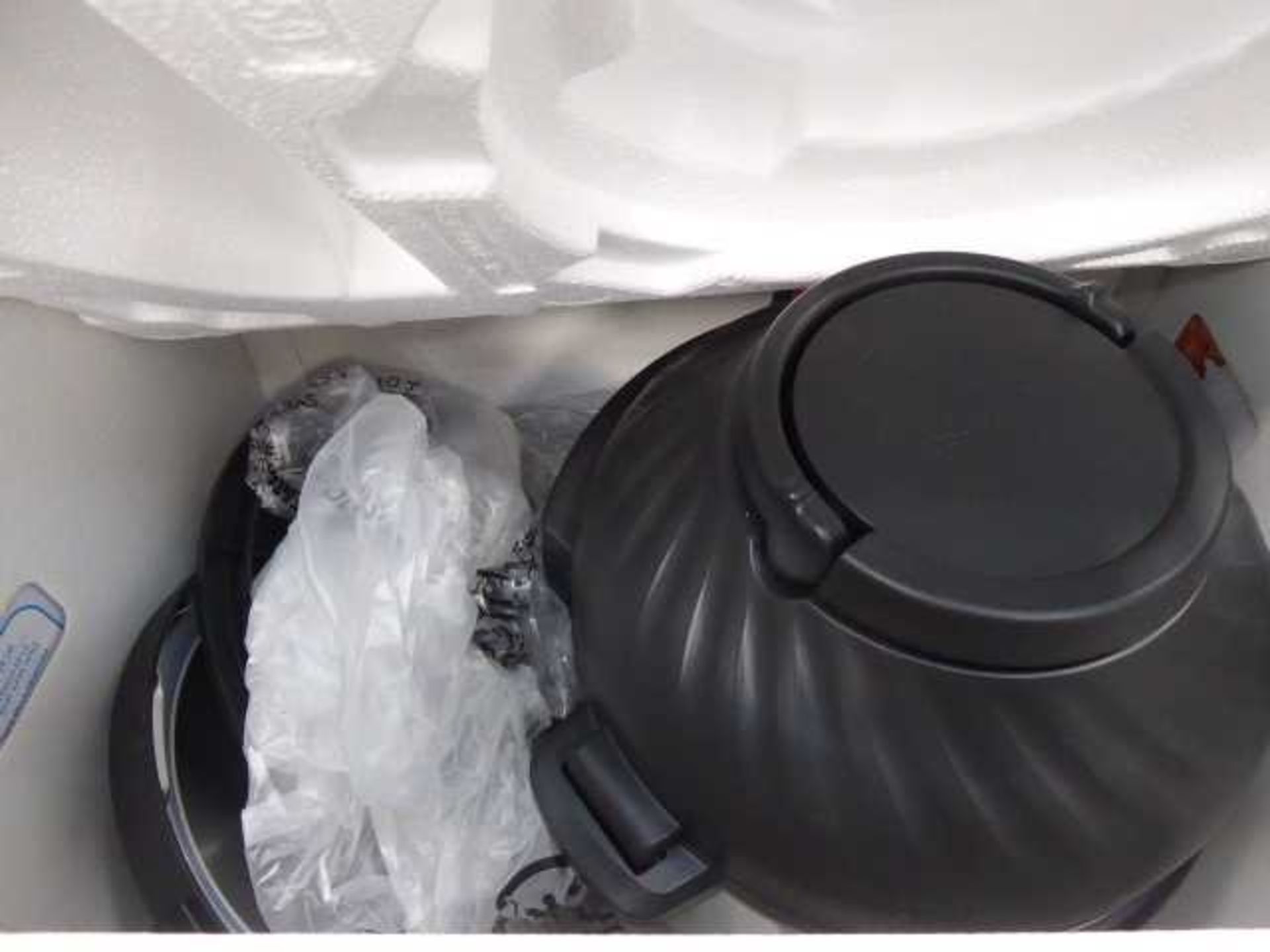 +VAT Boxed Instant Pot pressure cooker - Image 2 of 3