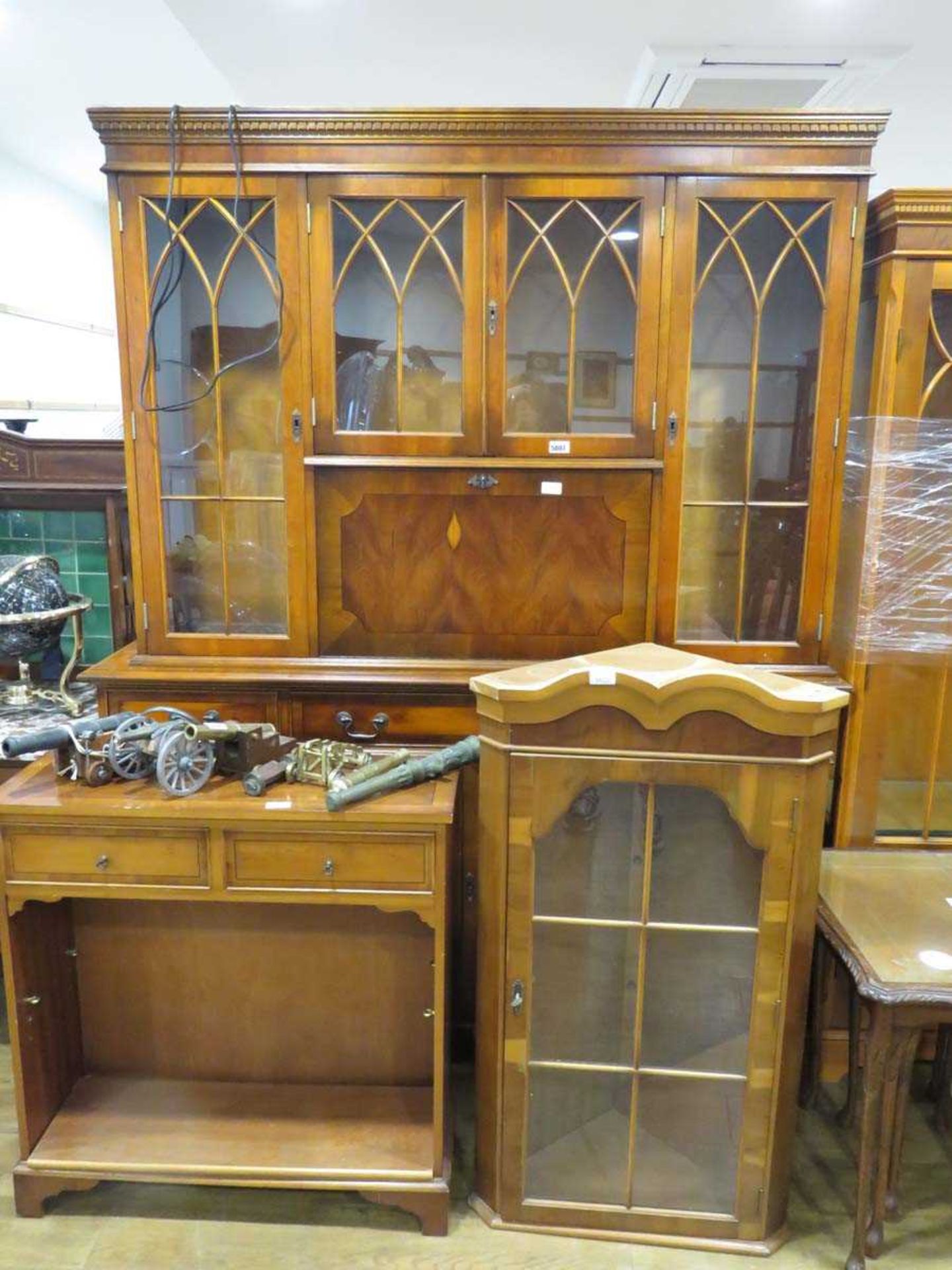 Yew effect display cabinet