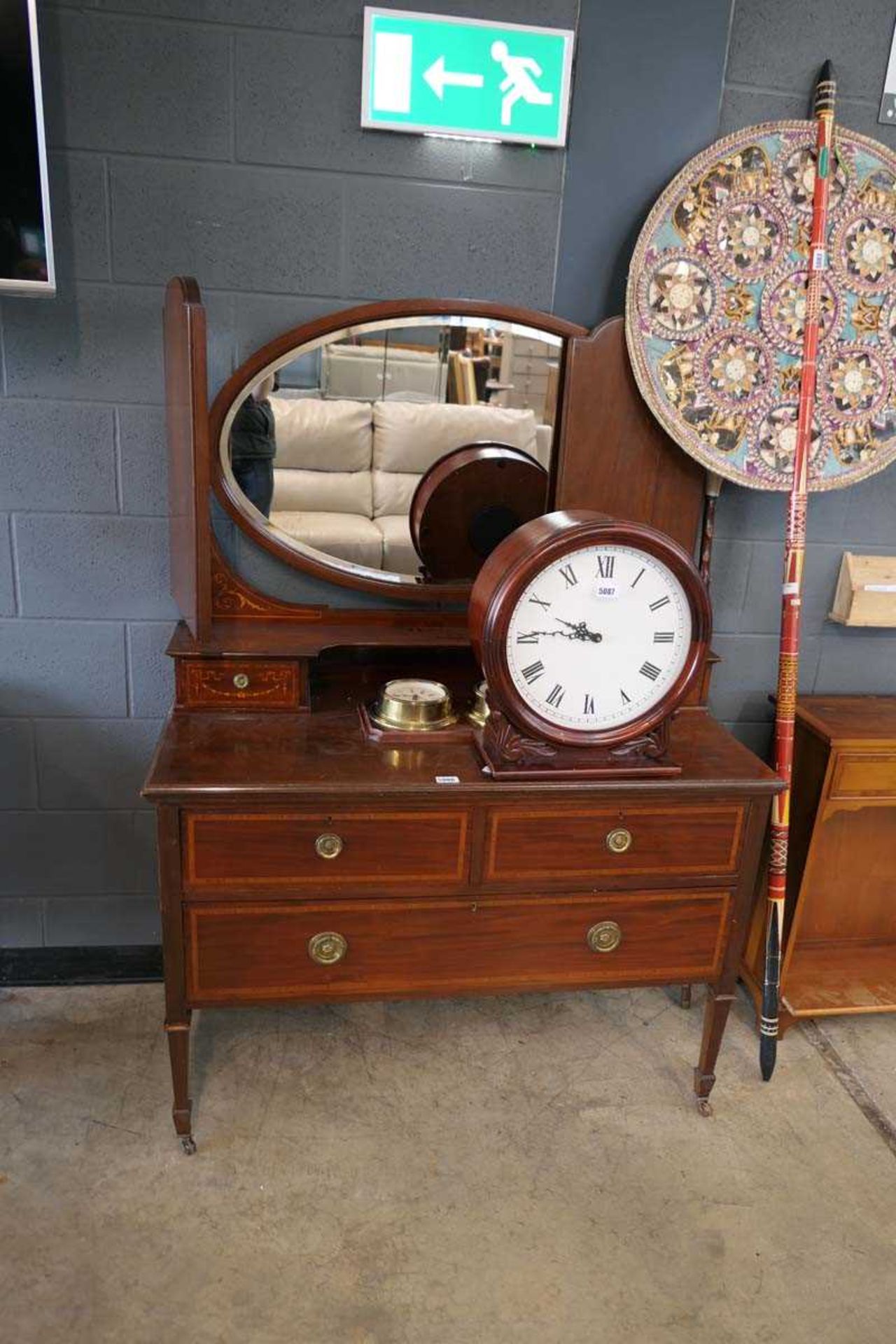 Edwardian mahogany dressing unit with three panel bevelled mirror over