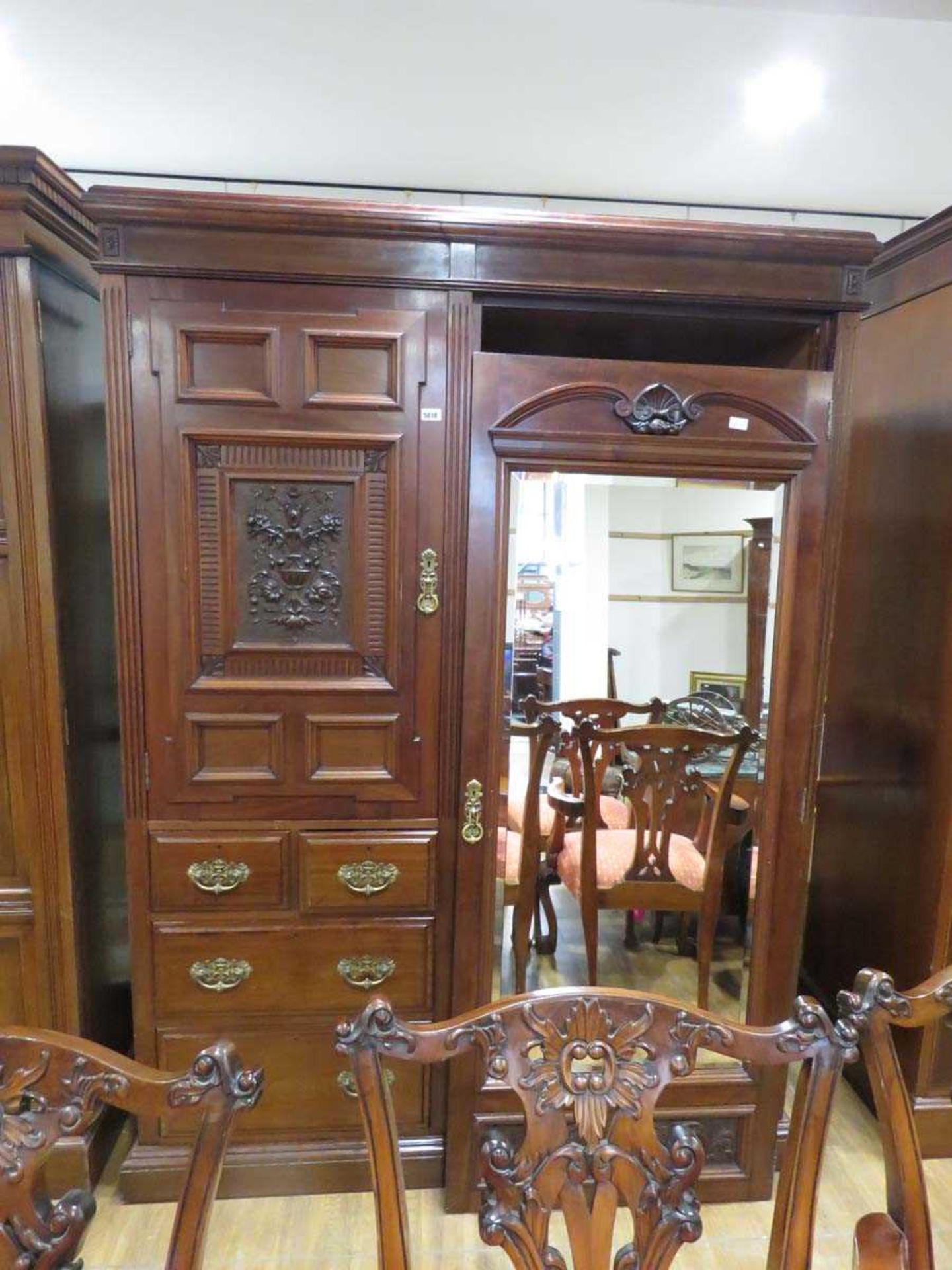 Victorian/Edwardian mahogany compactum with bevelled mirrored door