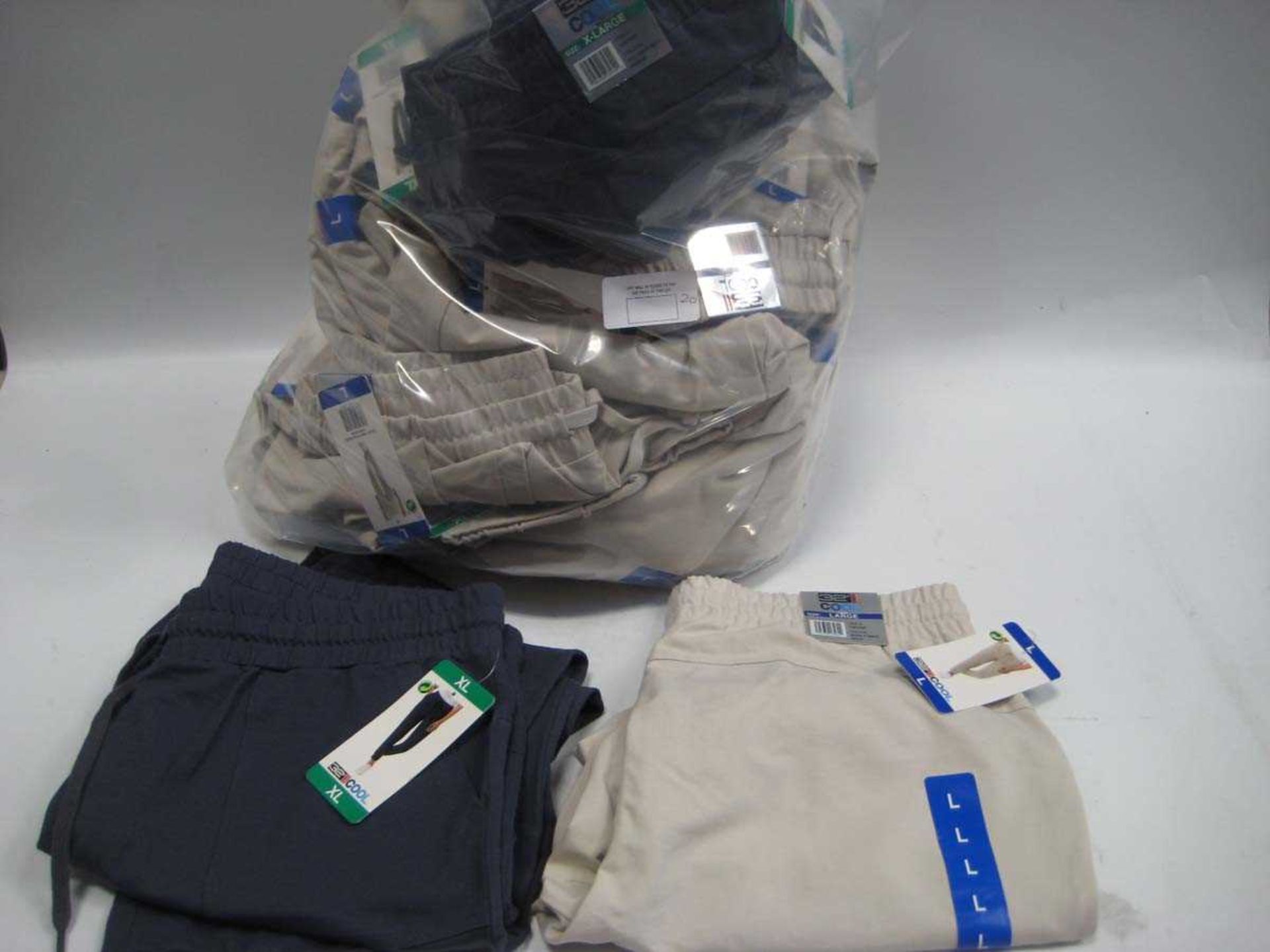 +VAT A bag containing approx. 20x pairs of Ladies 32 Degrees Cool Trousers in Beige and Navy various