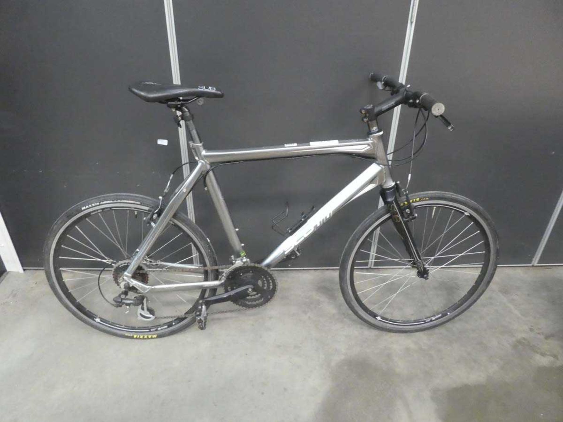 Scot grey hybrid bike