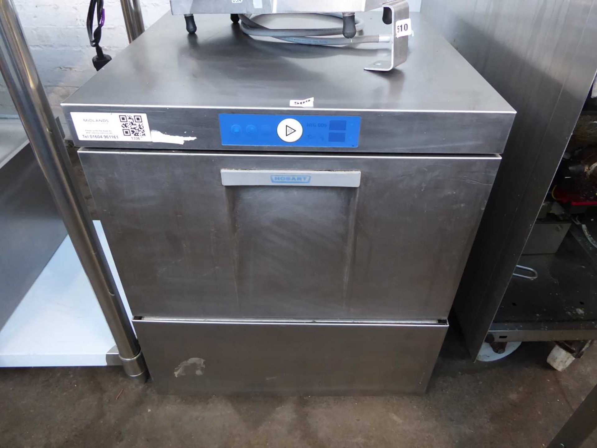 60cm Hobart under counter dishwasher with built in water softener and trays - Image 3 of 4