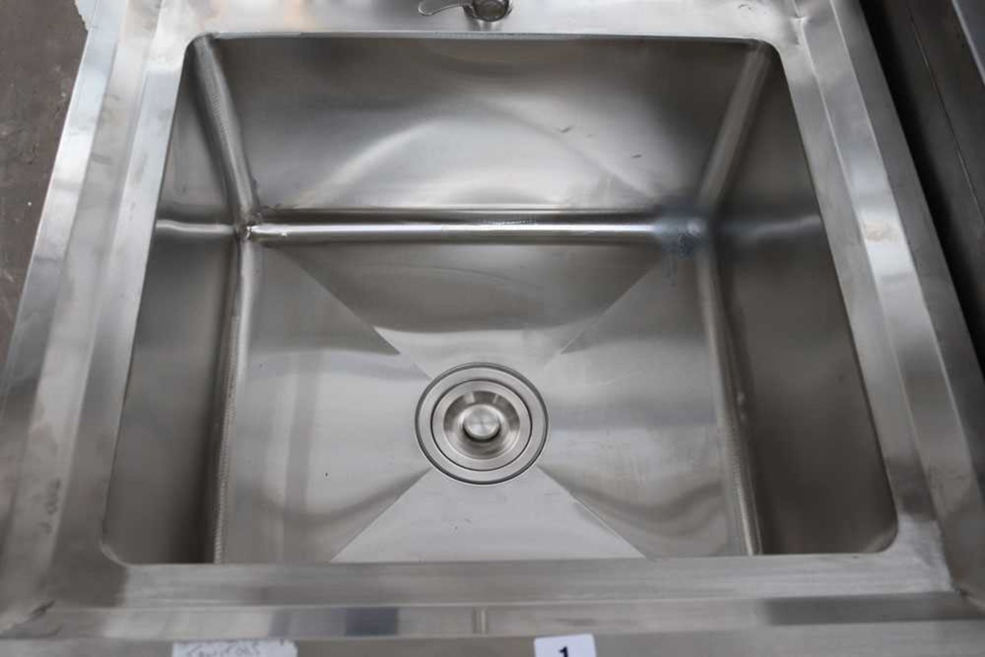 60cm janitors sink with tap - Image 2 of 2