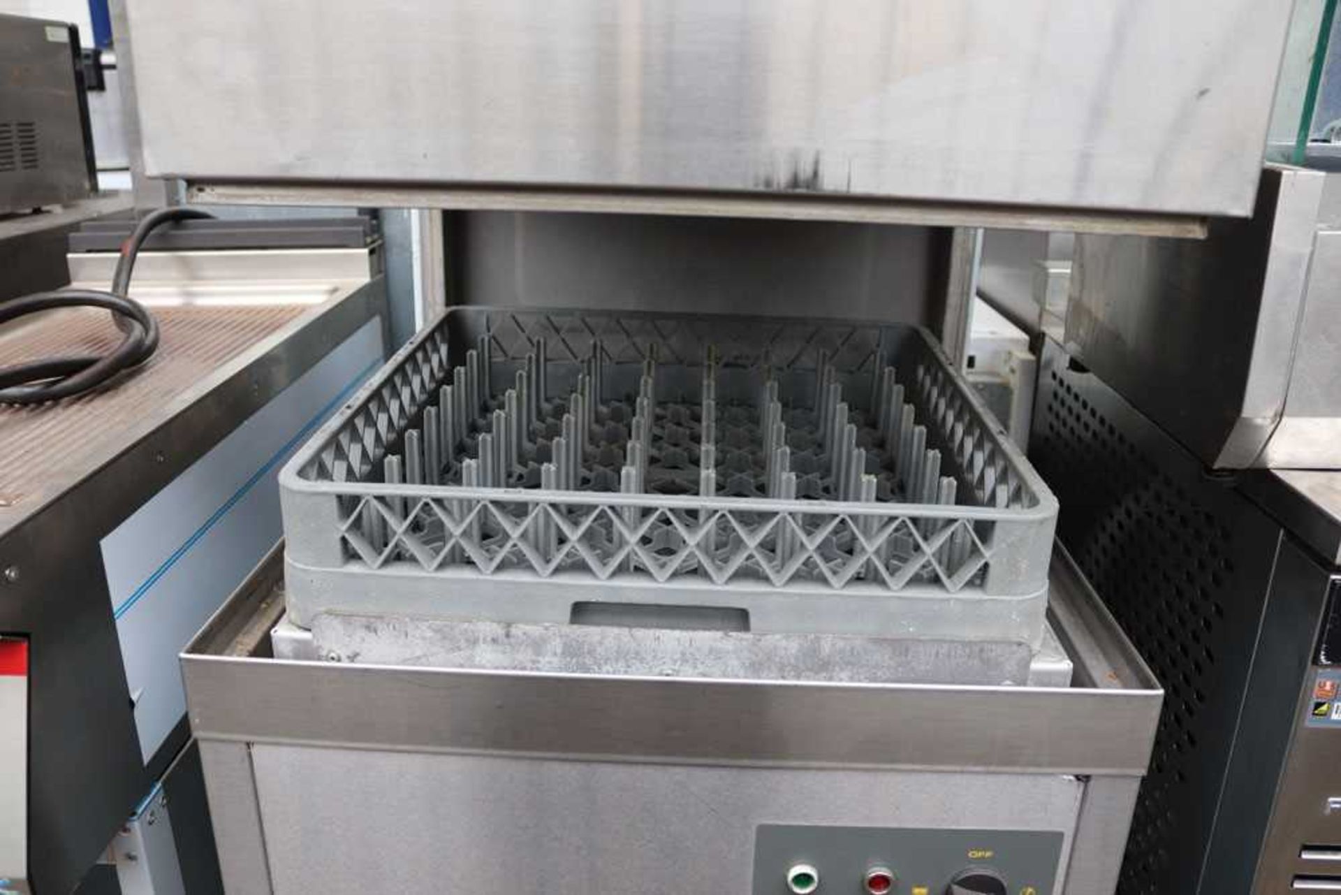 +VAT 60cm N-Dustrio WZ100 lift top pass through dish washer - Image 2 of 5