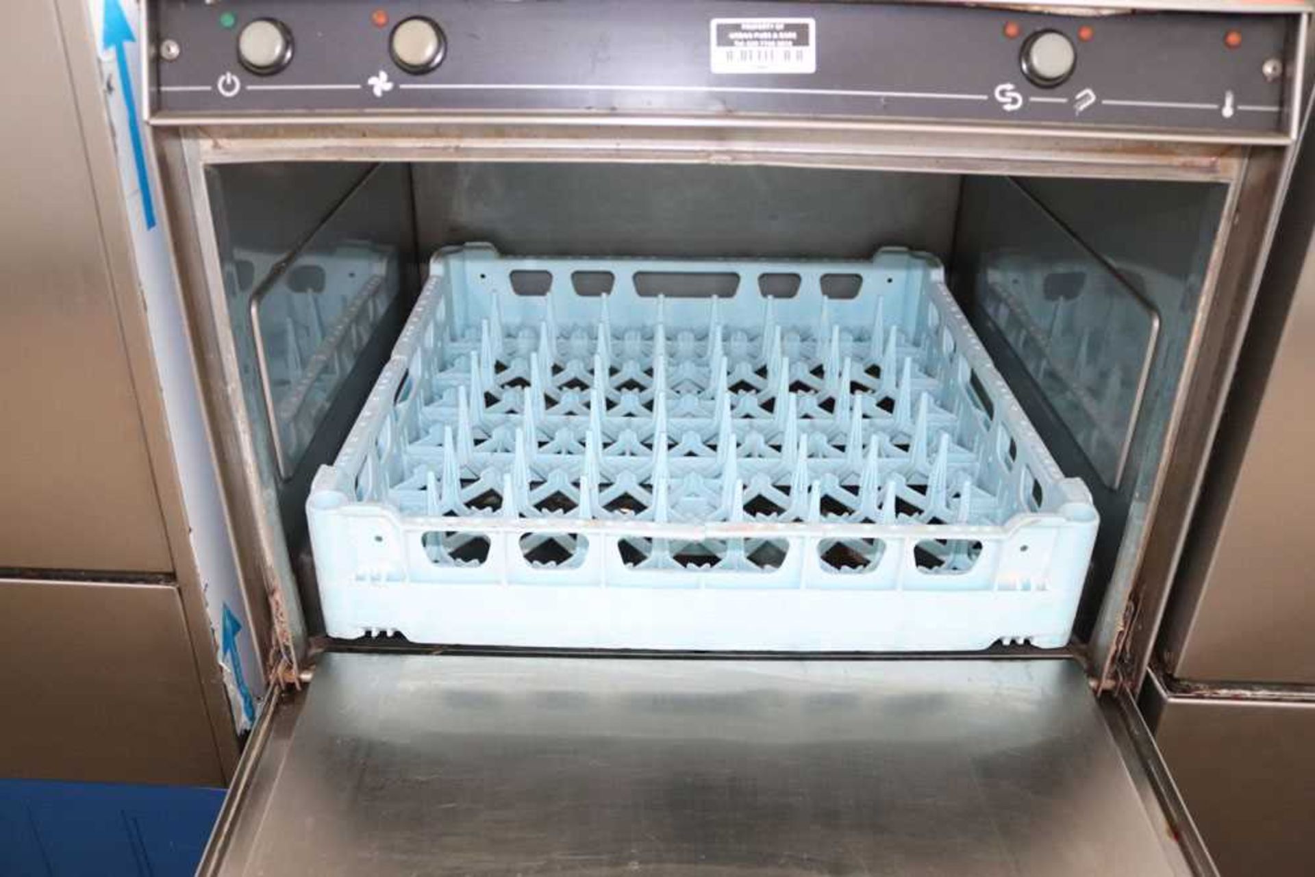 60cm DC Series under counter dishwasher with trays - Image 2 of 2