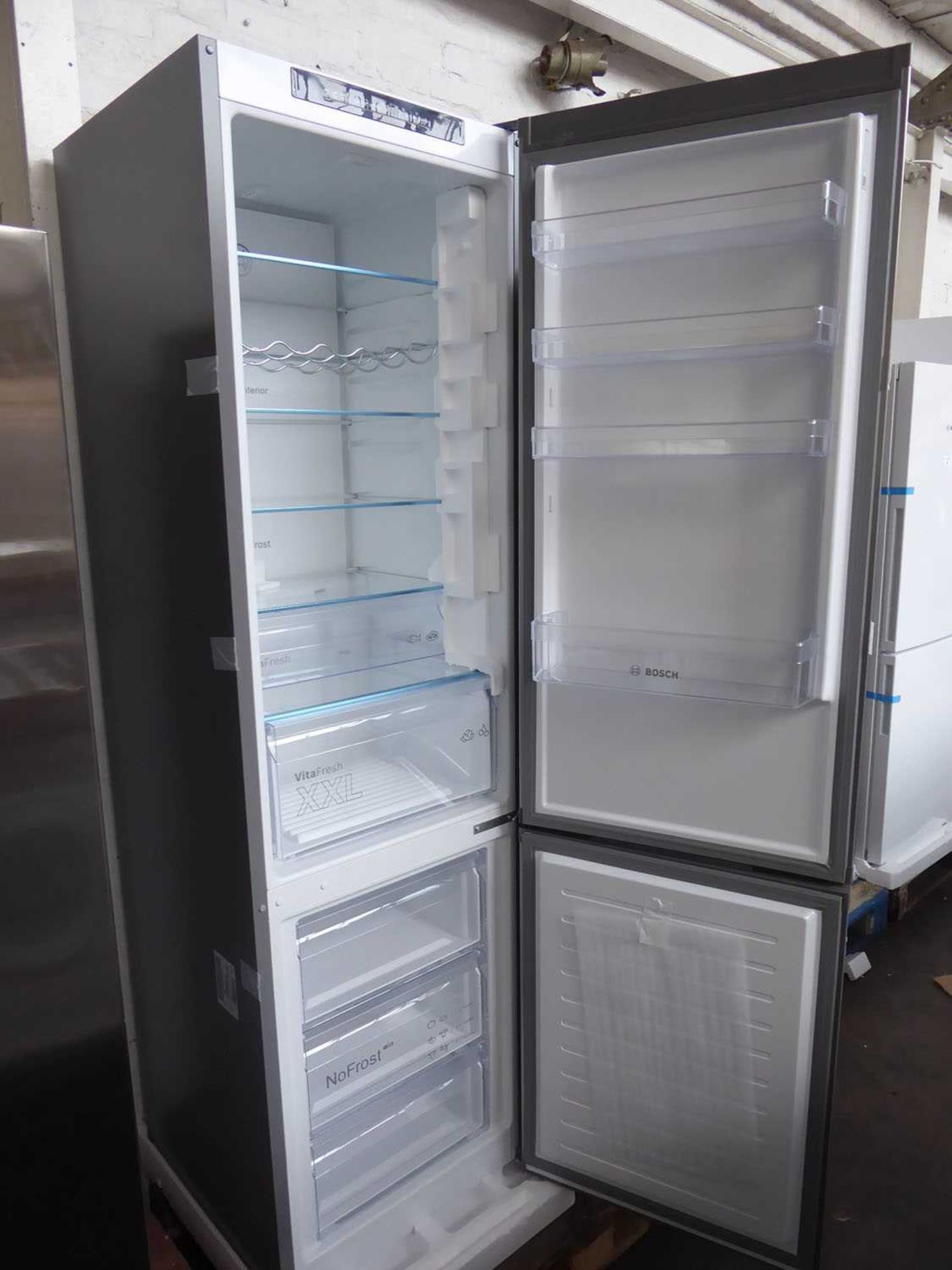 +VAT KGN392LDFGB Bosch Free-standing fridge-freezer - Image 2 of 2
