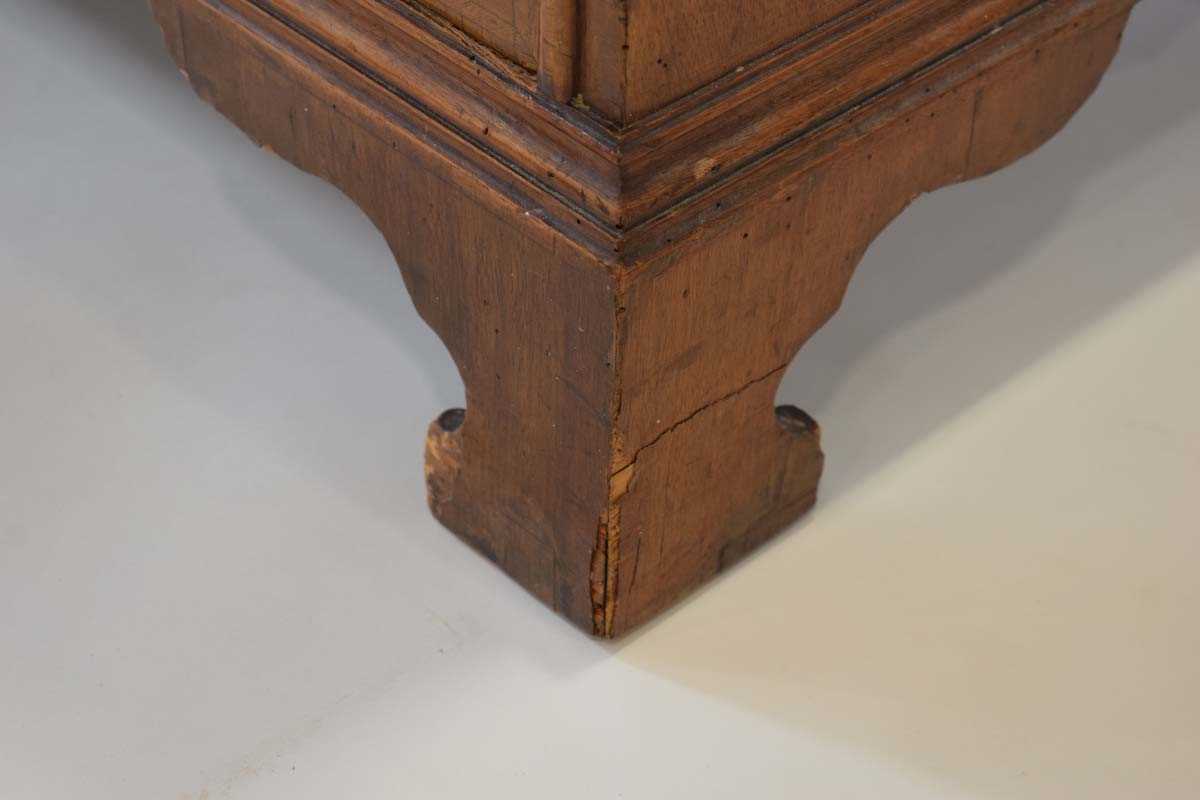 A George II walnut, feather banded and crossbanded bureau, the fall front enclosing a fitted - Bild 18 aus 19