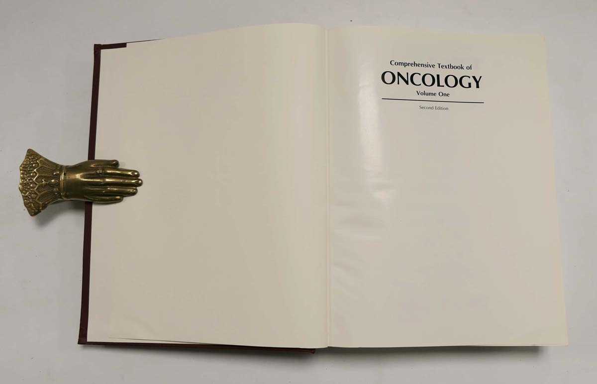 Moossa A., Schimpff S. & Robson M. ( Editors ) : Comprehensive Textbook of Oncology, 1991. 2nd. - Bild 2 aus 8