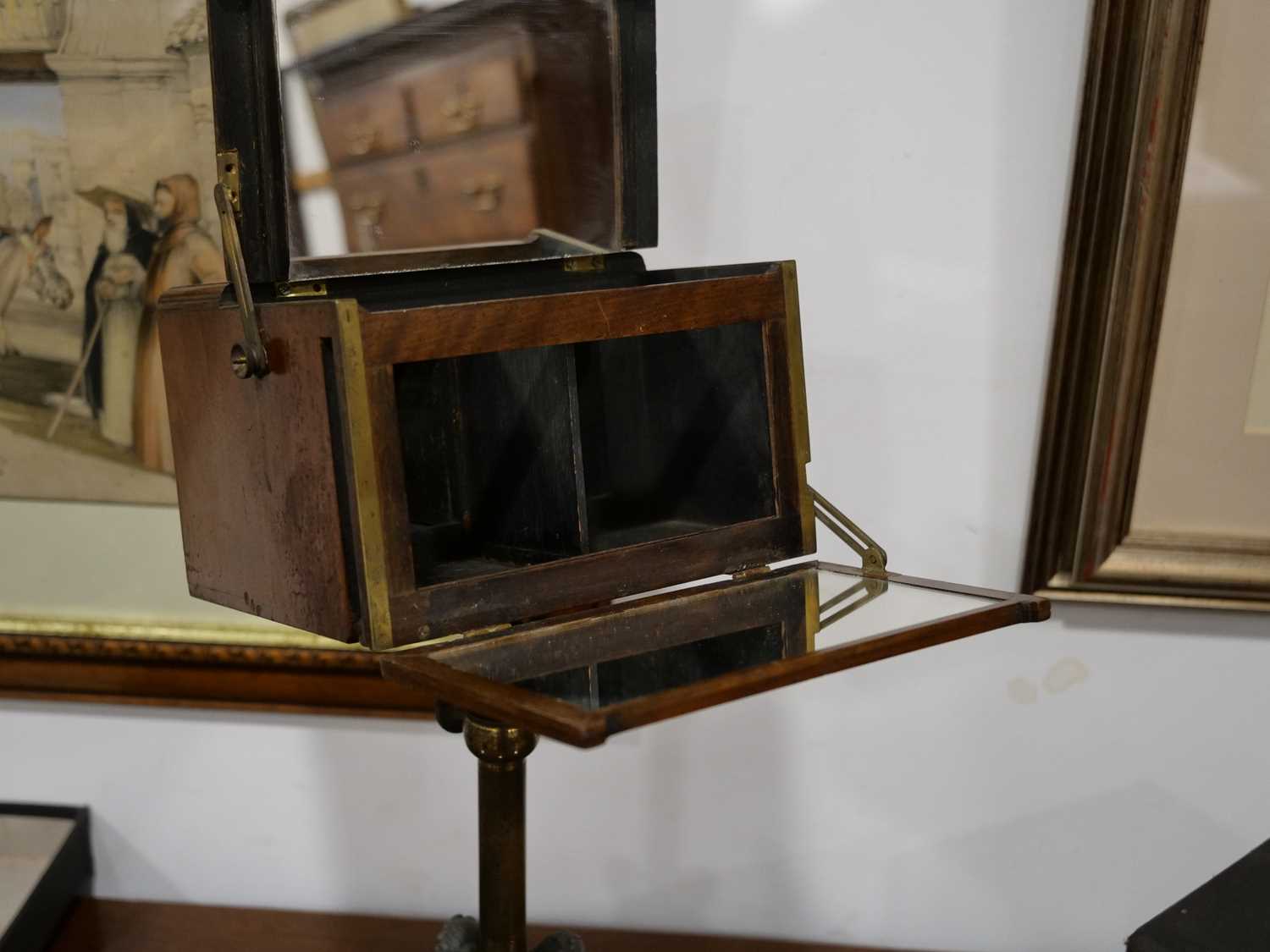 A Negretti & Zambra stereoscopic table viewer, the mahogany box with twin eye shields and ivory - Bild 23 aus 26