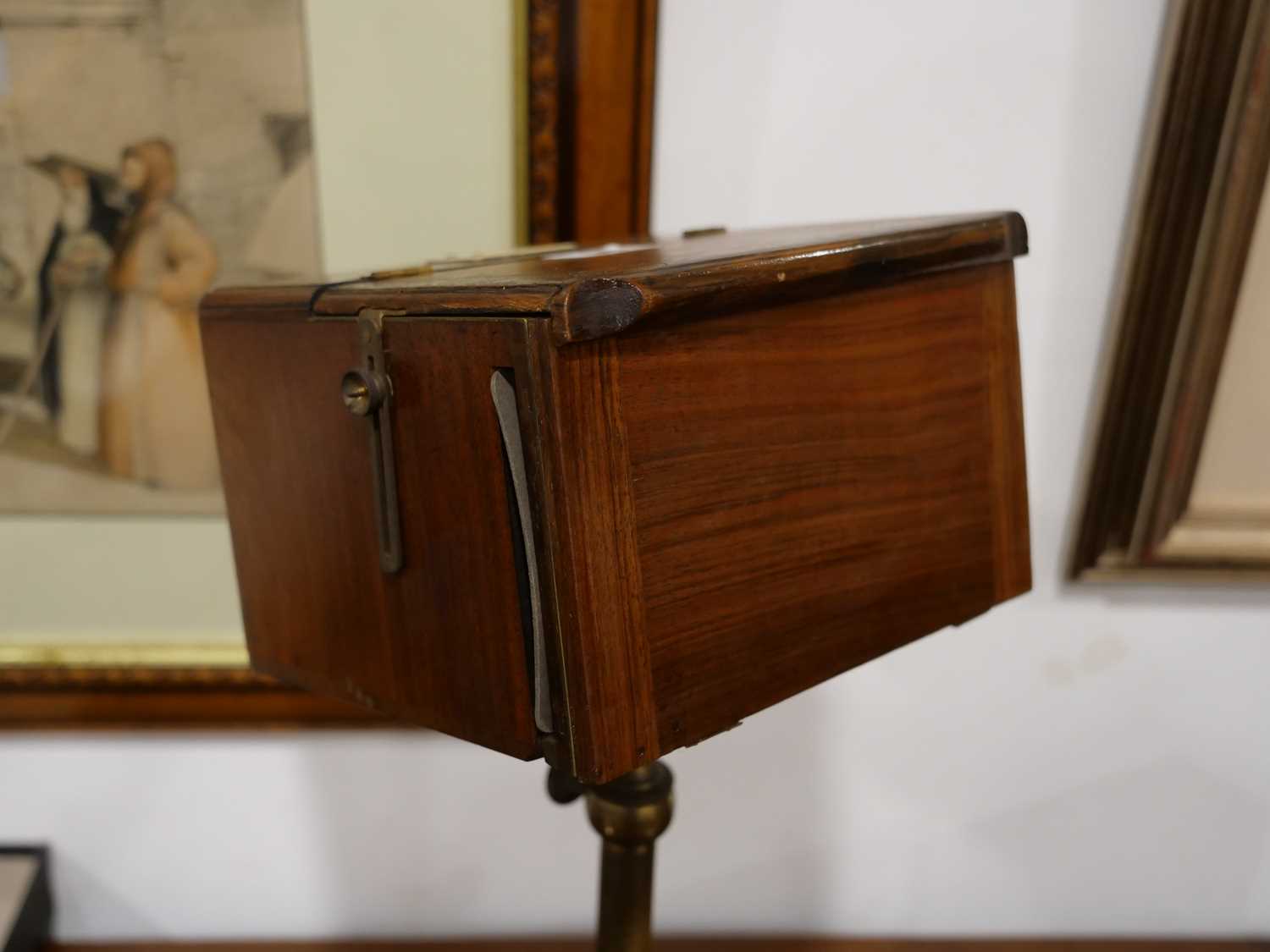 A Negretti & Zambra stereoscopic table viewer, the mahogany box with twin eye shields and ivory - Bild 7 aus 26