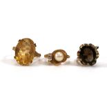 A 14ct yellow gold ring set cultured pearl and two 9ct dress rings, various sizes, overall 12.2