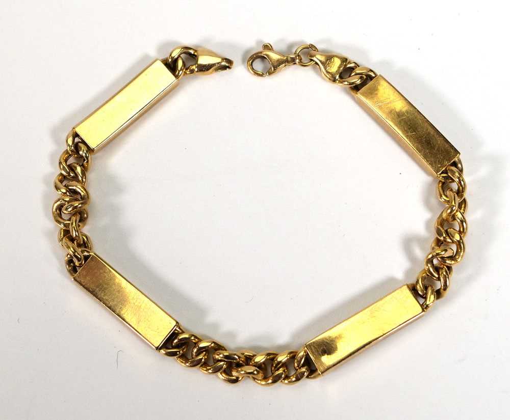 An 18ct yellow gold curb and bar link bracelet with lobster clasp, l. 20 cm, 11.3 gms