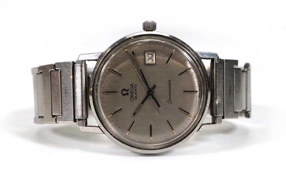 A gentleman's stainless steel quartz Seamaster wristwatch by Omega, the circular dial with baton