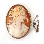 A 9ct yellow gold mounted oval cameo locket depicting a classical female head and shoulders, l. 5.