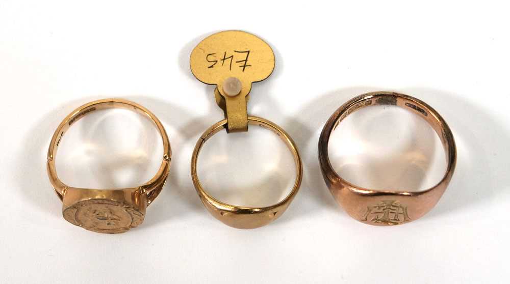 Three 9ct yellow gold signet rings, various sizes, overall 11.1 gms (3) - Image 2 of 2