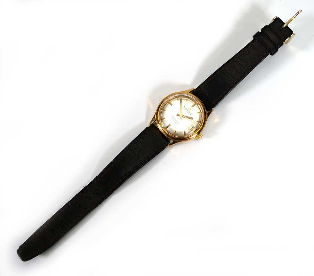 A gentleman's 18ct yellow gold Performance automatic wristwatch by Fortis, the circular silvered
