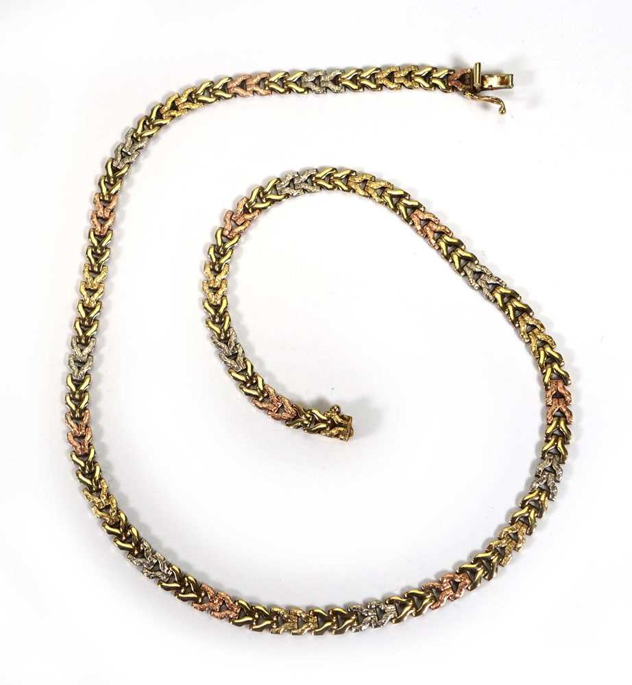 A 9ct tri colour v-link necklace, l. 41 cm, 10.7 gms