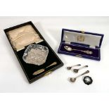 A group of silver comprising a Silver Jubillee collectors spoon, cased, a niellowork brooch, three