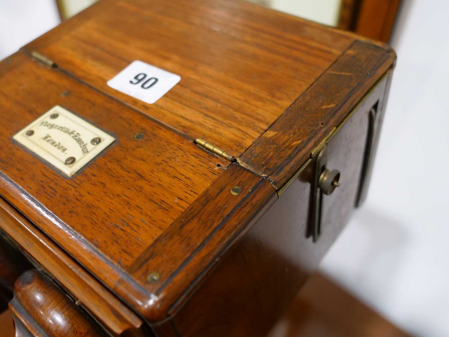 A Negretti & Zambra stereoscopic table viewer, the mahogany box with twin eye shields and ivory - Bild 21 aus 26