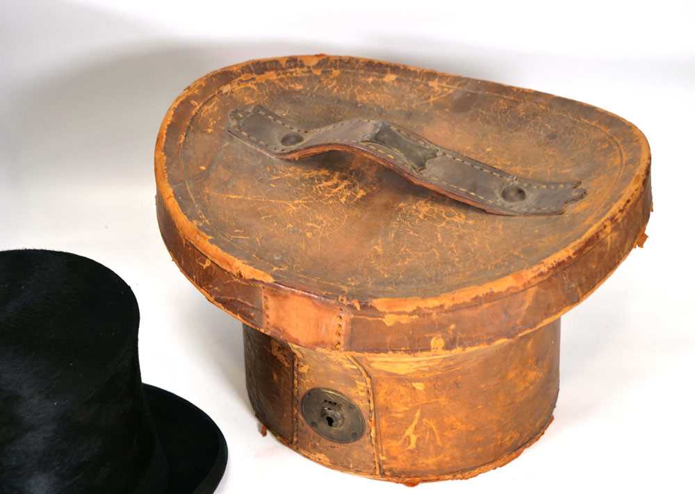 A Victorian leather hat boxes containing a silk top hat by R. Womack, together with another - Bild 2 aus 2