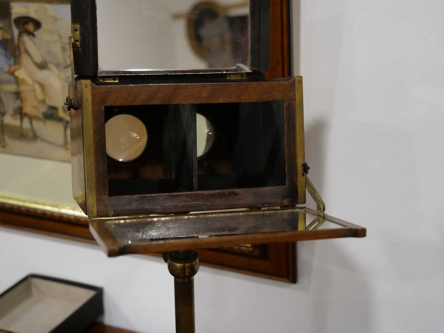 A Negretti & Zambra stereoscopic table viewer, the mahogany box with twin eye shields and ivory - Bild 22 aus 26