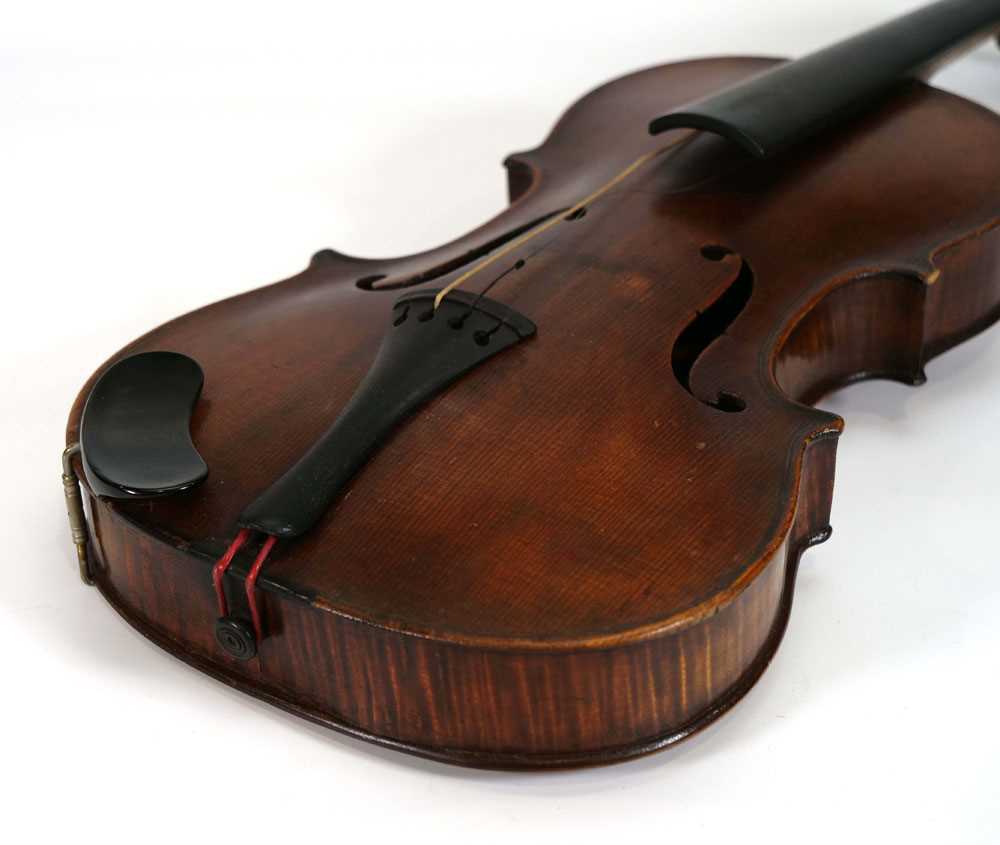 A German violin, c. 1910, together with an associated case - Bild 5 aus 20