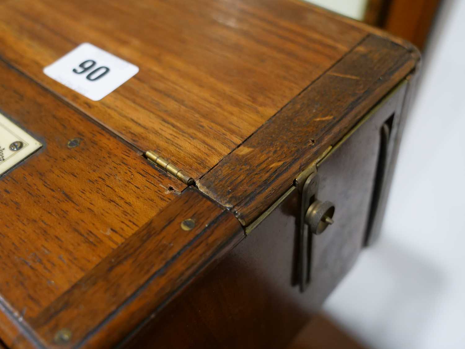 A Negretti & Zambra stereoscopic table viewer, the mahogany box with twin eye shields and ivory - Bild 17 aus 26