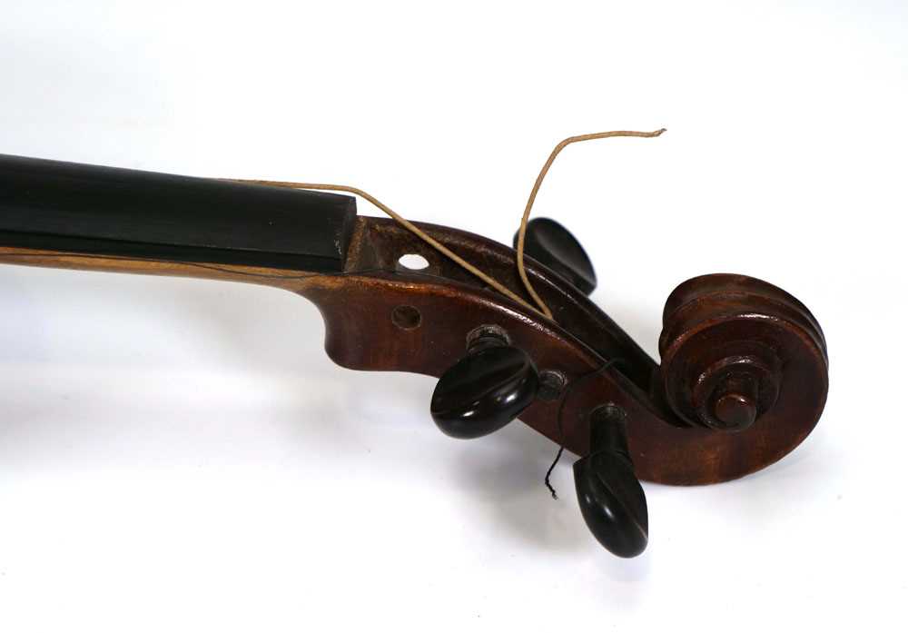 A German violin, c. 1910, together with an associated case - Bild 6 aus 20