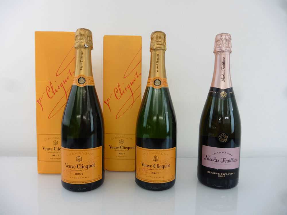 +VAT 3 bottles of Champagne 75cl, 2x Veuve Cliquot with boxes & 1x Nicolas Feuillatte Reserve